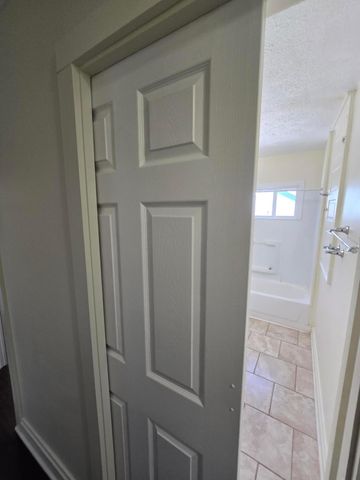 1088-1090 E 14th Avenue, Columbus, OH 43211