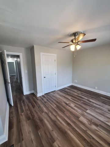 1088-1090 E 14th Avenue, Columbus, OH 43211