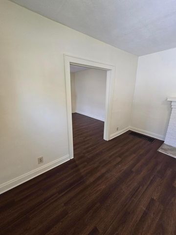 1088-1090 E 14th Avenue, Columbus, OH 43211