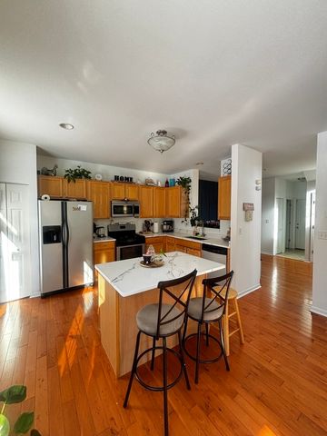 2039 Muirfield Drive, Yorkville, IL 60560