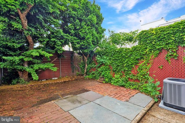 2306 E DAUPHIN ST, Philadelphia, PA 19125