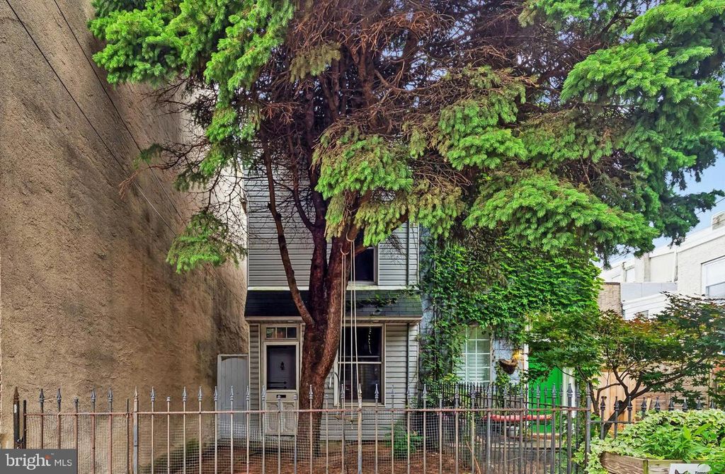 2306 E DAUPHIN ST, Philadelphia, PA 19125