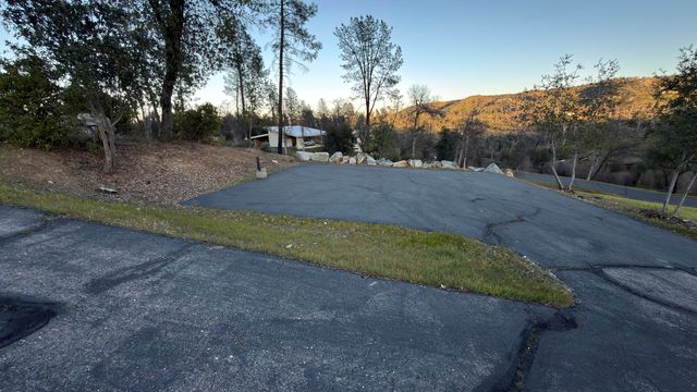 10000 Tilton Mine Road, Redding, CA 96001
