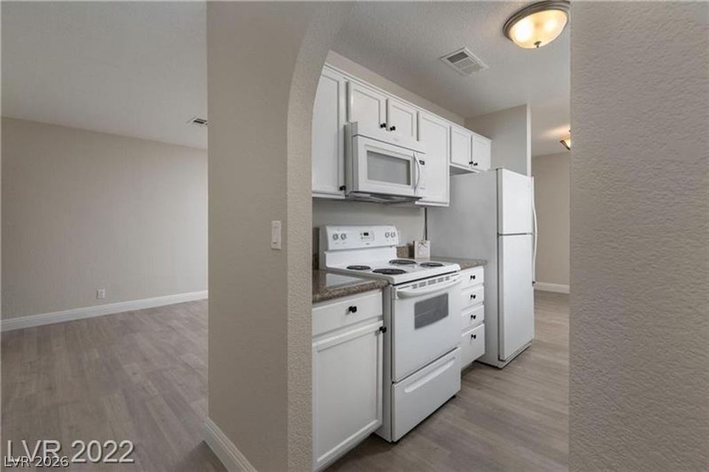 Image 2 of property listing at 1814 North Decatur Boulevard 202, Las Vegas, NV 89108