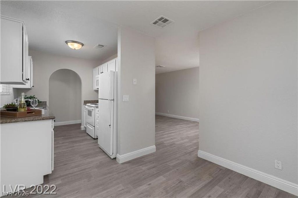 Image 4 of property listing at 1814 North Decatur Boulevard 202, Las Vegas, NV 89108