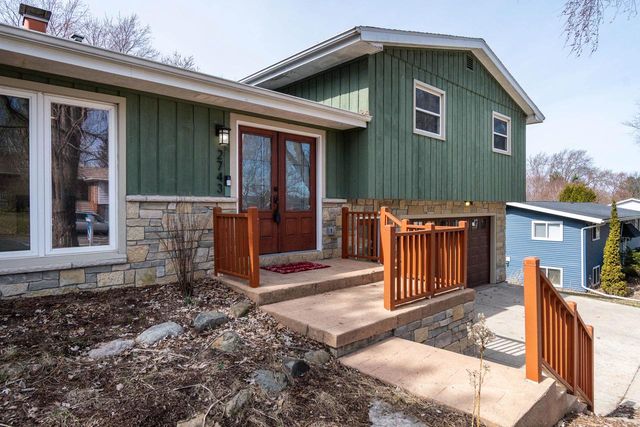 2743 Lyman Lane, Fitchburg, WI 53711