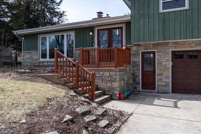 2743 Lyman Lane, Fitchburg, WI 53711