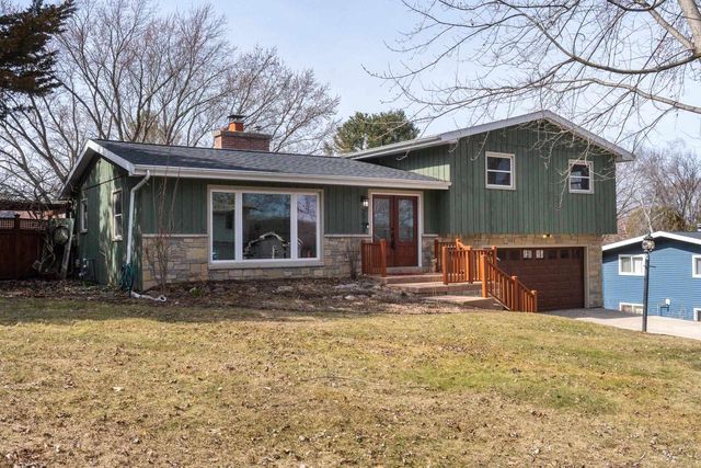 2743 Lyman Lane, Fitchburg, WI 53711