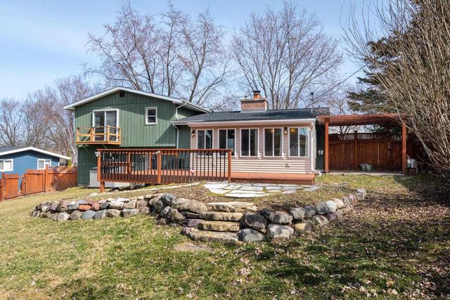 2743 Lyman Lane, Fitchburg, WI 53711