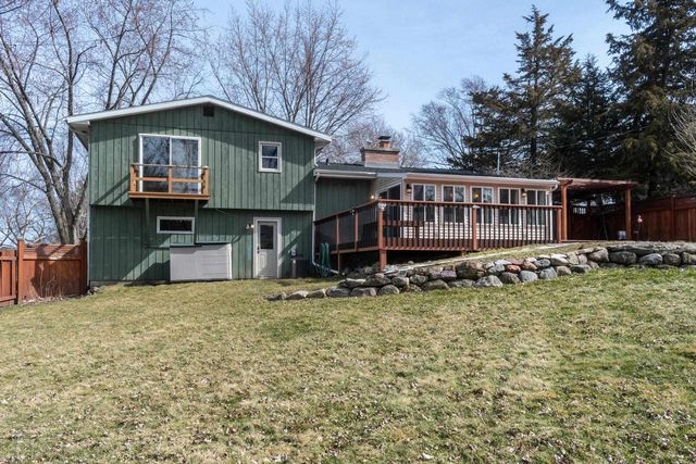 2743 Lyman Lane, Fitchburg, WI 53711
