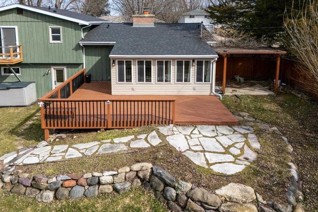 2743 Lyman Lane, Fitchburg, WI 53711