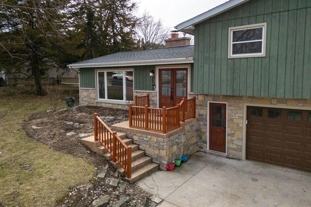 2743 Lyman Lane, Fitchburg, WI 53711