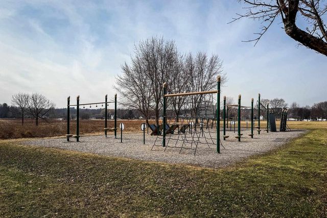 2743 Lyman Lane, Fitchburg, WI 53711