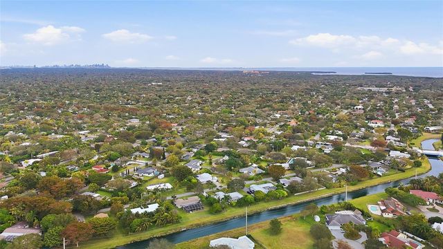 16921 SW 92nd Court, Palmetto Bay, FL 33157