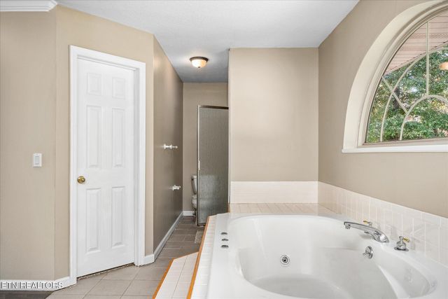 82 Browns Gap Rd, Crossville, TN 38555