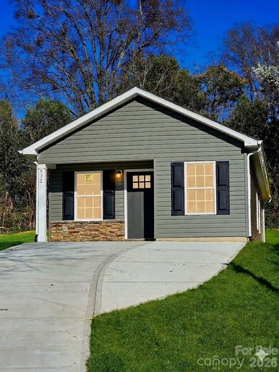 844 5th Avenue SW, Hickory, NC 28602