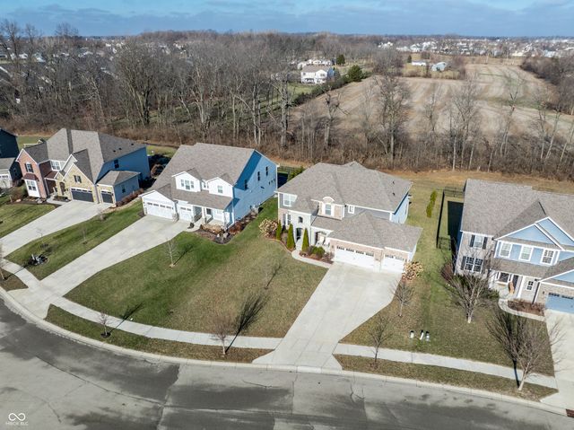 5622 Pecan Court, Noblesville, IN 46062