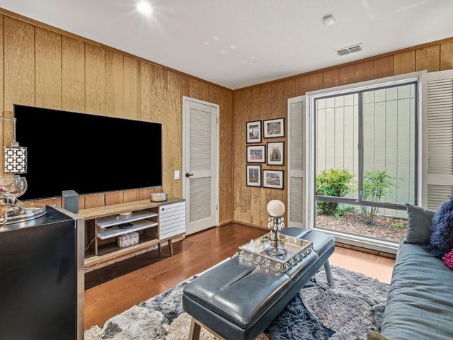 506 Elmhurst Cir, Sacramento, CA 95825