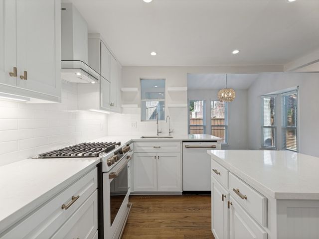7010 San Mateo Boulevard, Dallas, TX 75223