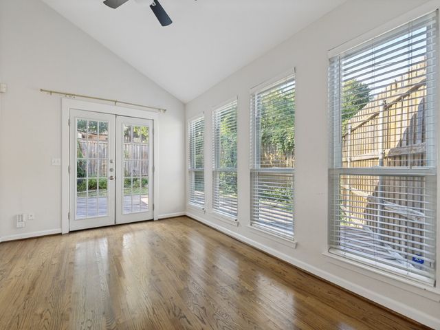 7010 San Mateo Boulevard, Dallas, TX 75223