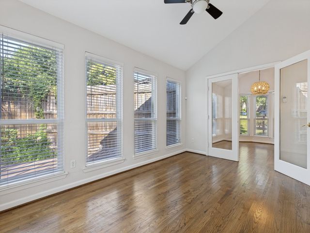 7010 San Mateo Boulevard, Dallas, TX 75223