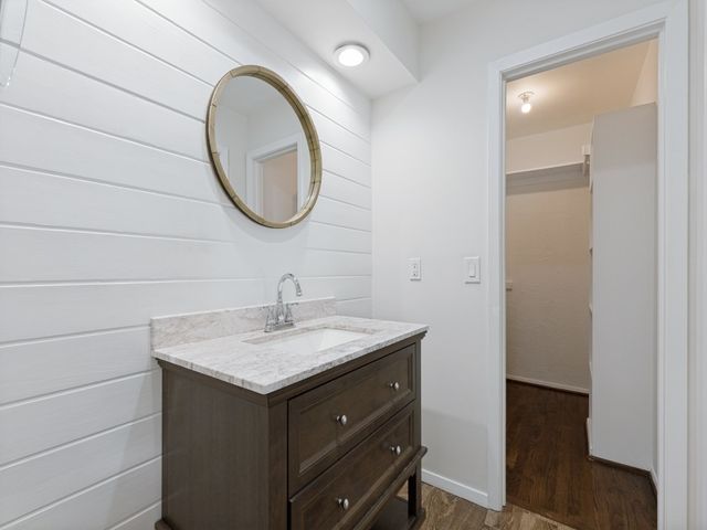 7010 San Mateo Boulevard, Dallas, TX 75223
