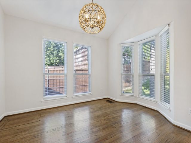 7010 San Mateo Boulevard, Dallas, TX 75223