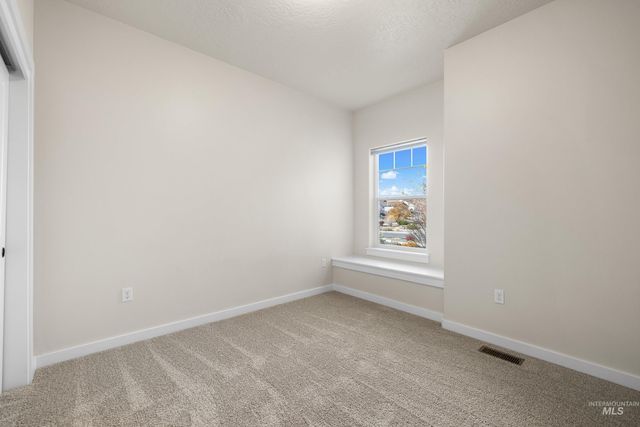 5685 W Song Sparrow St, Boise, ID 83714