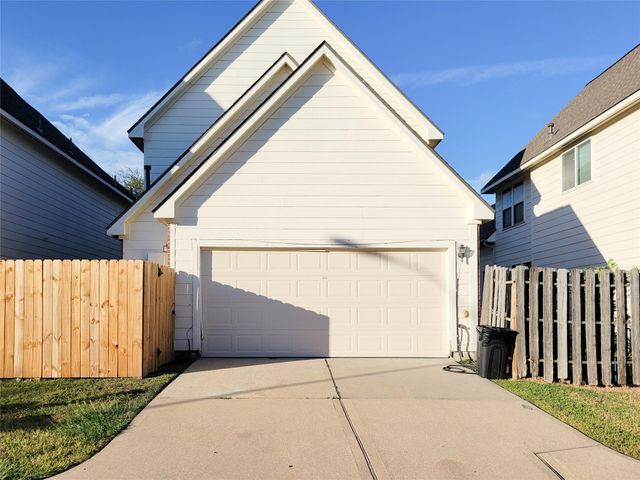 7243 Crimson Sky Drive, Houston, TX 77083