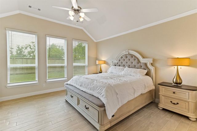 308 Bentside Place, Clute, TX 77531