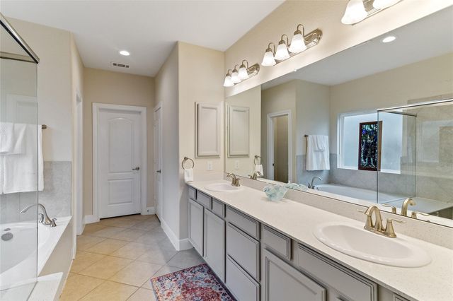 308 Bentside Place, Clute, TX 77531