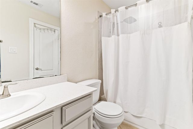 308 Bentside Place, Clute, TX 77531