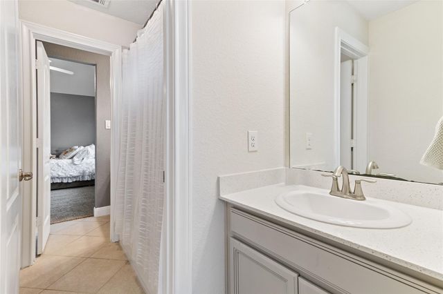 308 Bentside Place, Clute, TX 77531