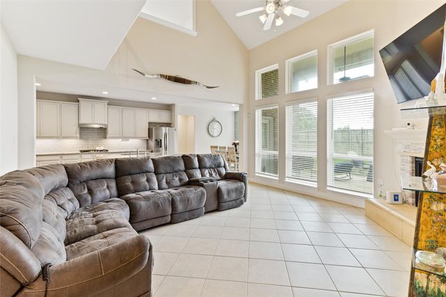 308 Bentside Place, Clute, TX 77531