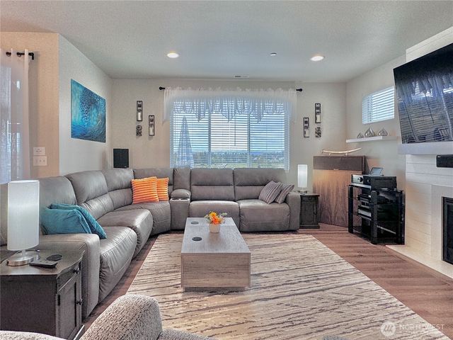 9410 76th Avenue NE, Marysville, WA 98270