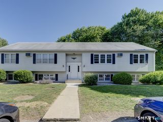 84 Founders Village 84, Clinton, CT 06413