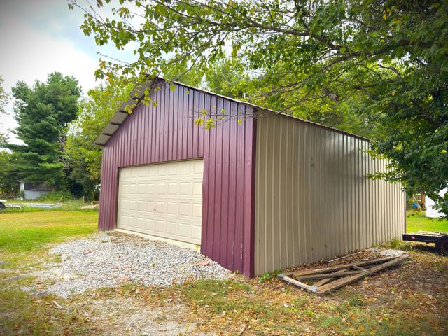 212 Austin Cir, Livingston, TN 38570