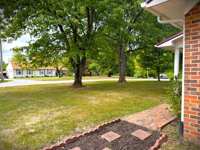 212 Austin Cir, Livingston, TN 38570