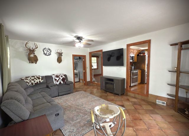 212 Austin Cir, Livingston, TN 38570