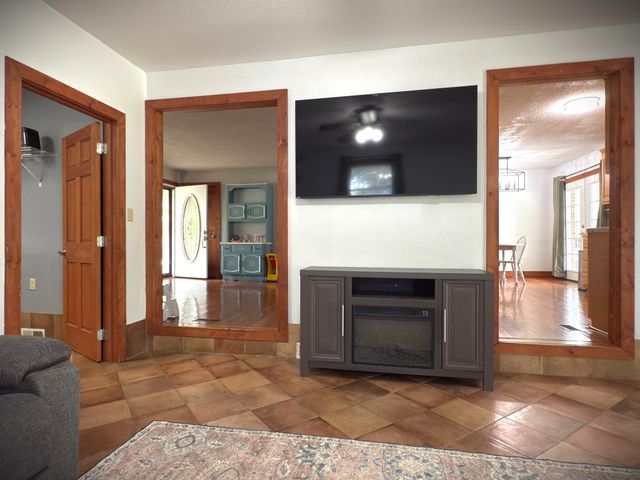 212 Austin Cir, Livingston, TN 38570