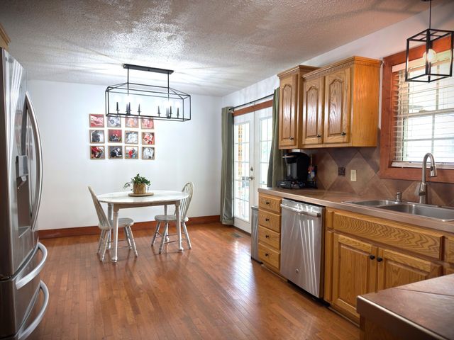 212 Austin Cir, Livingston, TN 38570