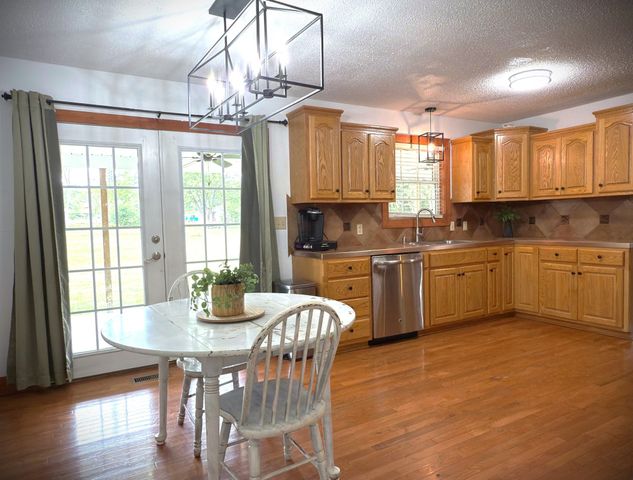 212 Austin Cir, Livingston, TN 38570