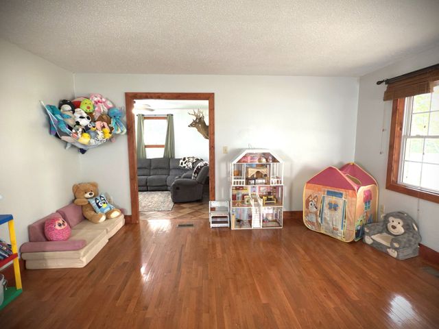 212 Austin Cir, Livingston, TN 38570