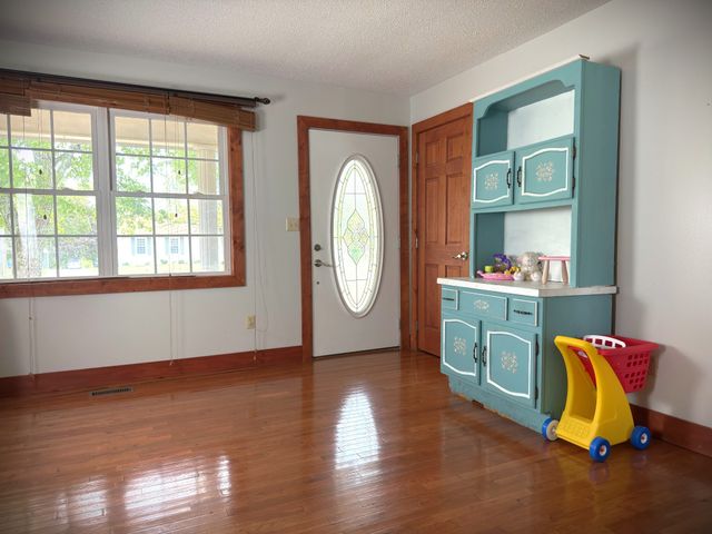 212 Austin Cir, Livingston, TN 38570