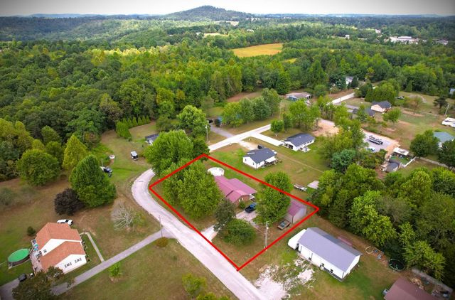 212 Austin Cir, Livingston, TN 38570