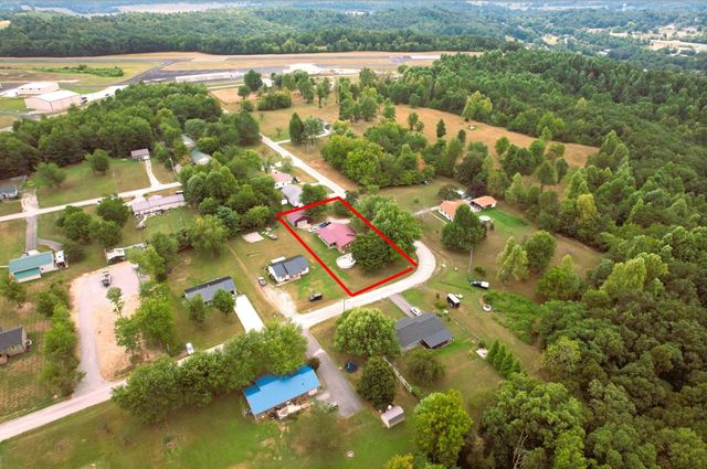 212 Austin Cir, Livingston, TN 38570