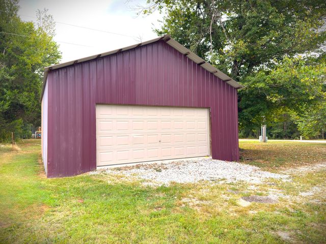 212 Austin Cir, Livingston, TN 38570