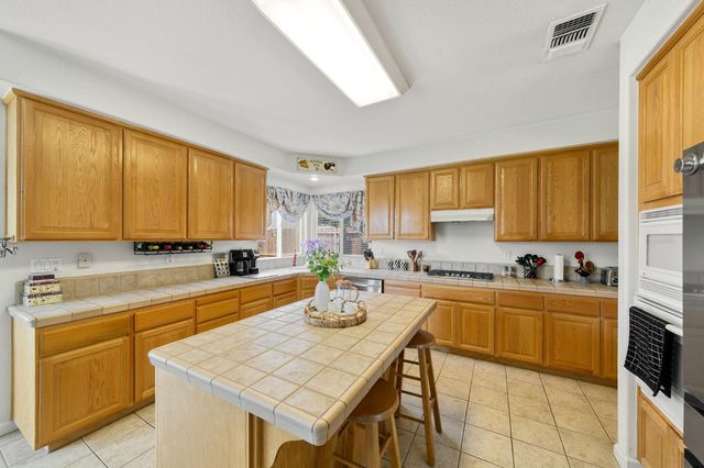 10001 Silver Legend Ct, Sacramento, CA 95829