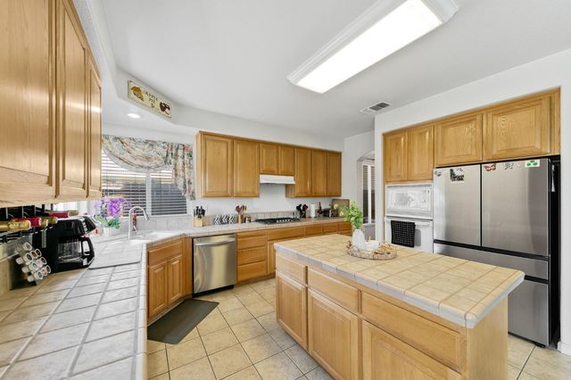 10001 Silver Legend Ct, Sacramento, CA 95829