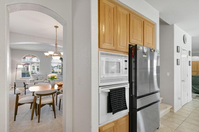 10001 Silver Legend Ct, Sacramento, CA 95829
